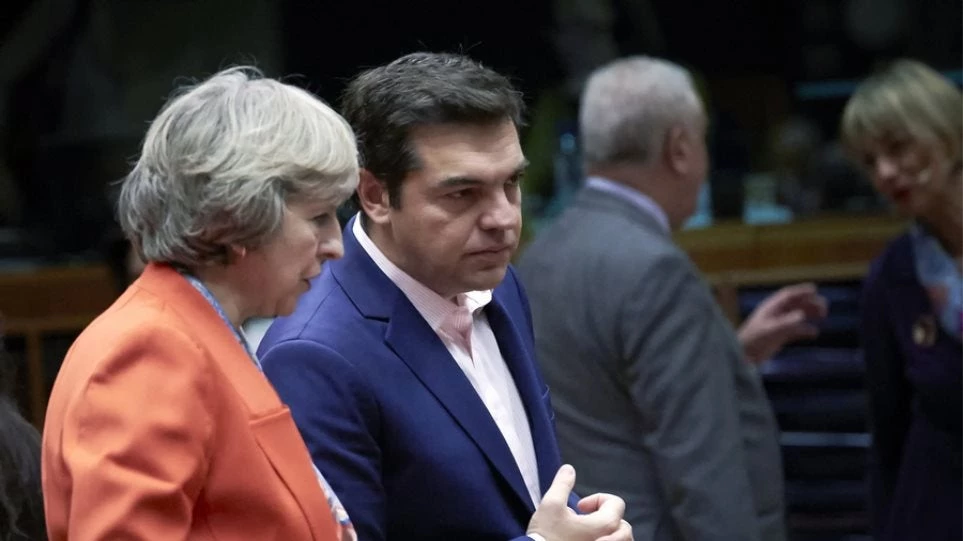 Μας τρολάρει το Politico: Η Μέι μπορεί να ζητήσει βοήθεια από τον Τσίπρα